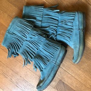 Minnetonka fringe boots